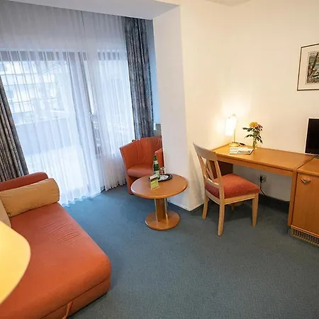 酒店 Bio-hotel Uplaender Hof 3*